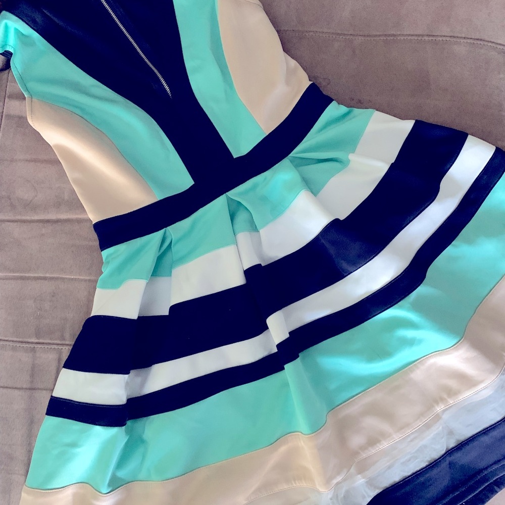 Fun, stripped dress.. size small!!